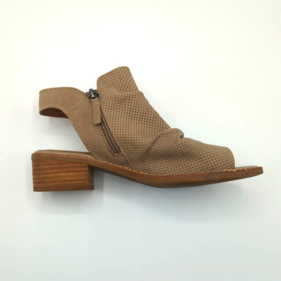 Comfortiva Belen Sandal - Picture 8 of 12